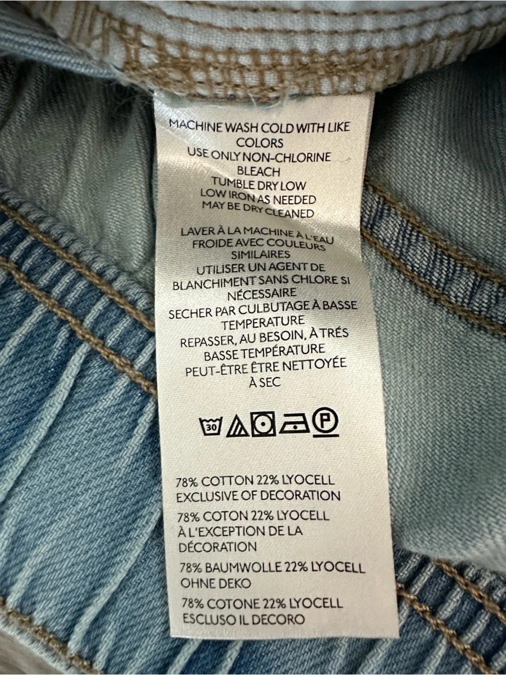 Pilcro by Anthropologie Adi Mid-Rise Flare Ditsy Jeans - Picture 11 of 11